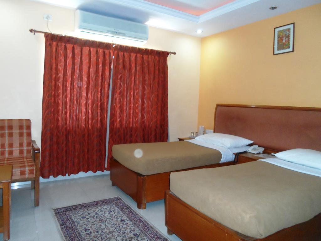 The Chakrie Residency Hotel Tirupati Exterior foto