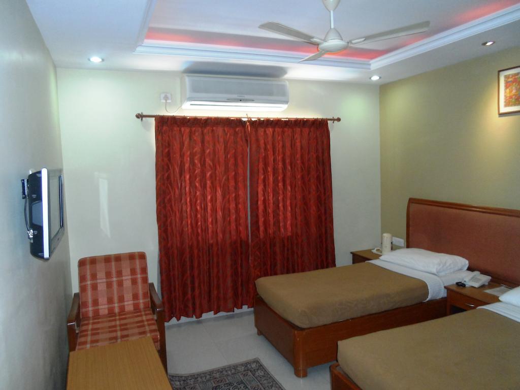 The Chakrie Residency Hotel Tirupati Exterior foto