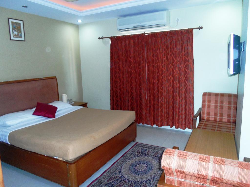 The Chakrie Residency Hotel Tirupati Exterior foto