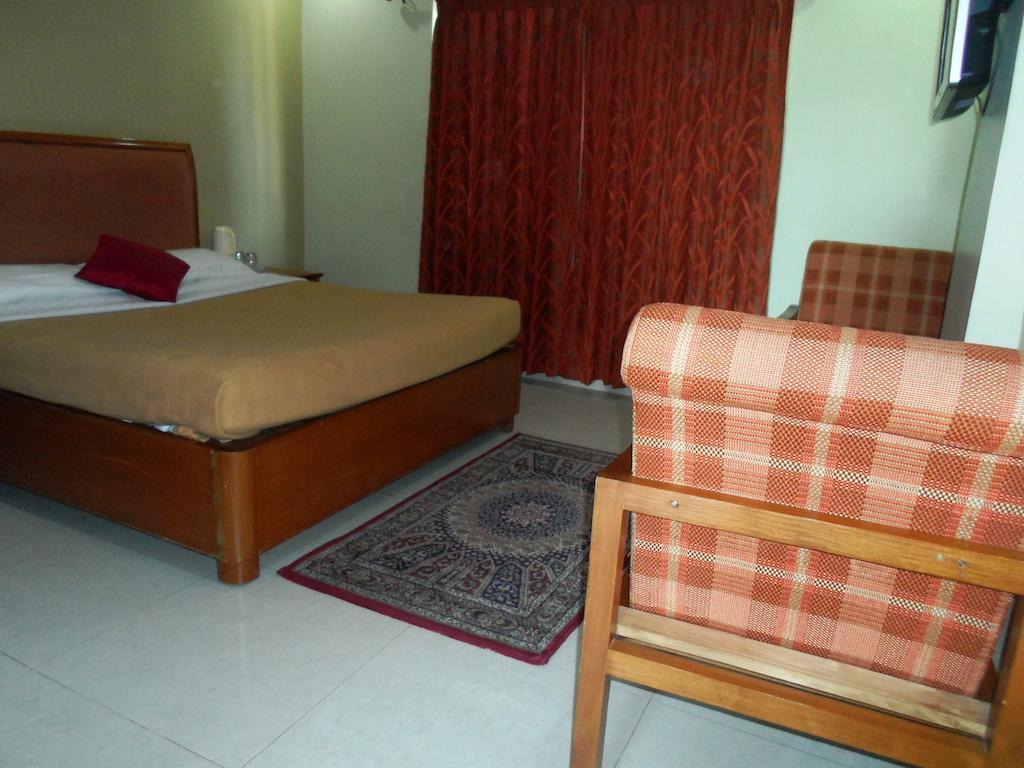 The Chakrie Residency Hotel Tirupati Exterior foto